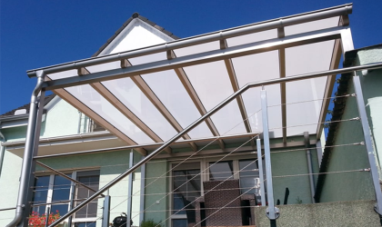 Biely plný polykarbonát - farba Opál